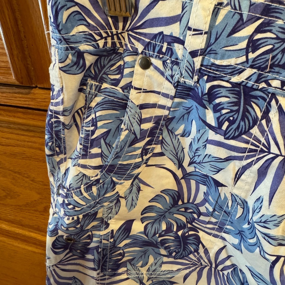 Dash Shorts - Picture 3 of 4
